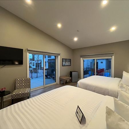Colonial Hotel & Suites 格兰湾 外观 照片