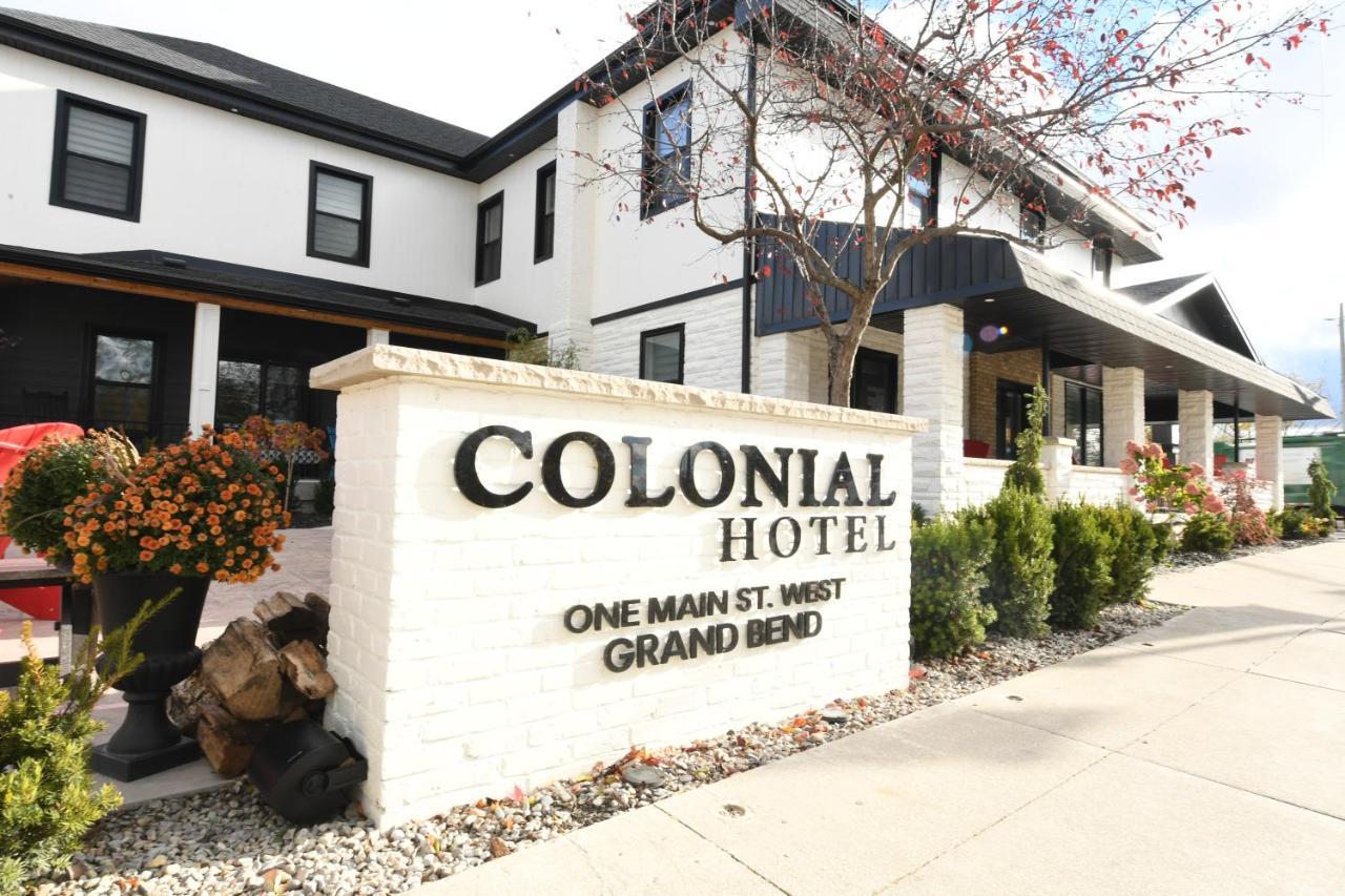 Colonial Hotel & Suites 格兰湾 外观 照片