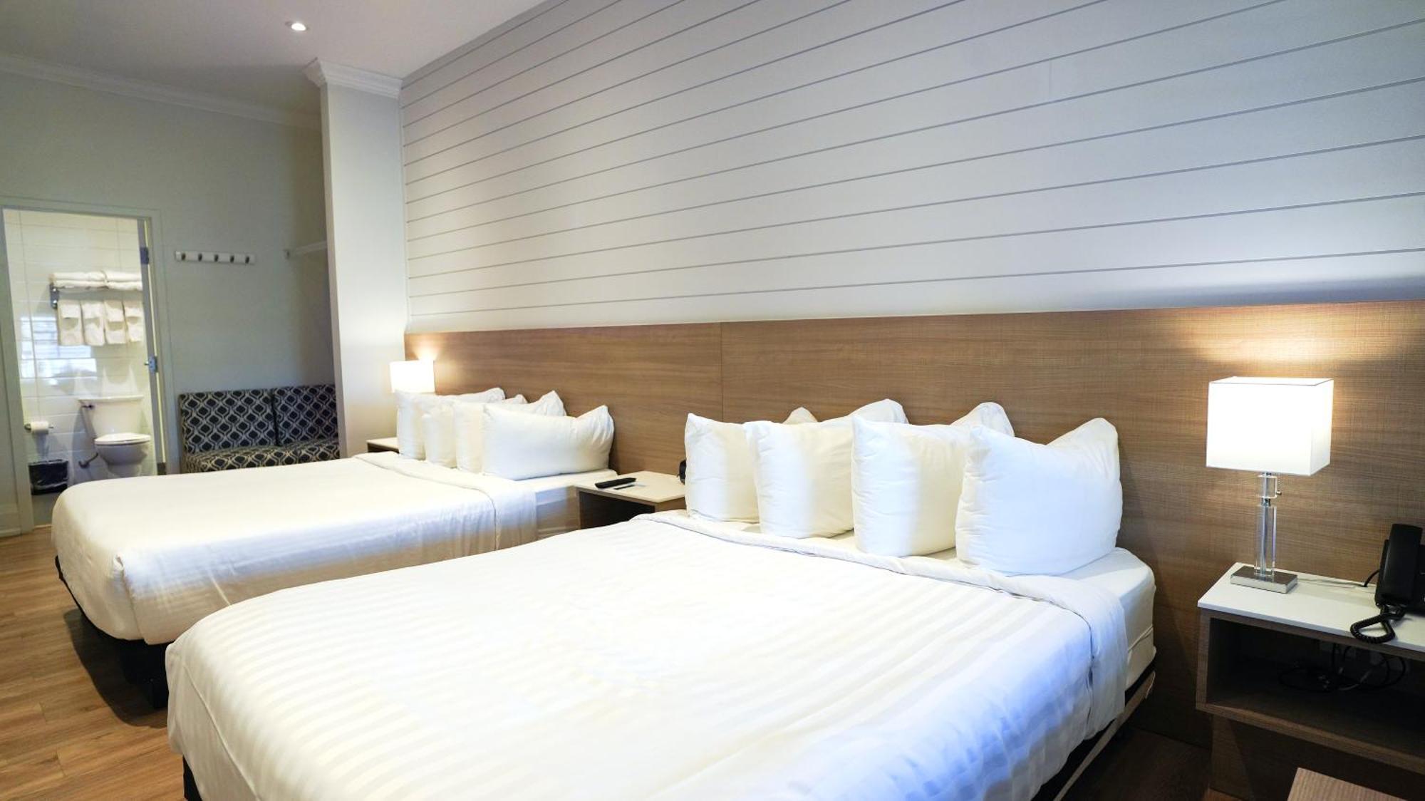 Colonial Hotel & Suites 格兰湾 外观 照片