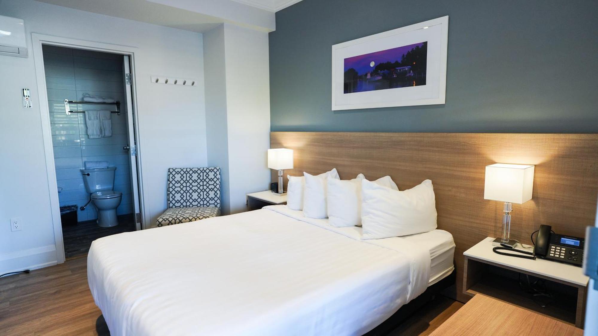 Colonial Hotel & Suites 格兰湾 外观 照片
