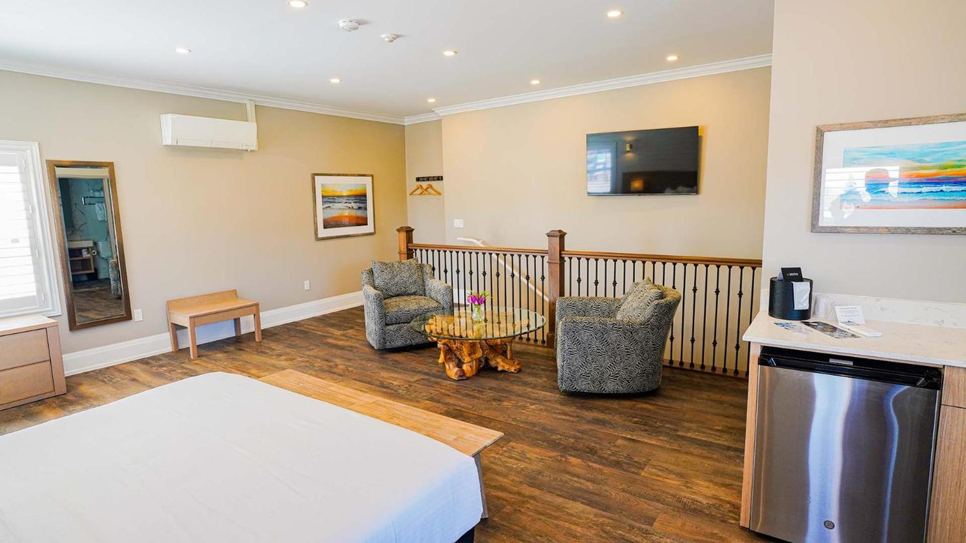Colonial Hotel & Suites 格兰湾 外观 照片