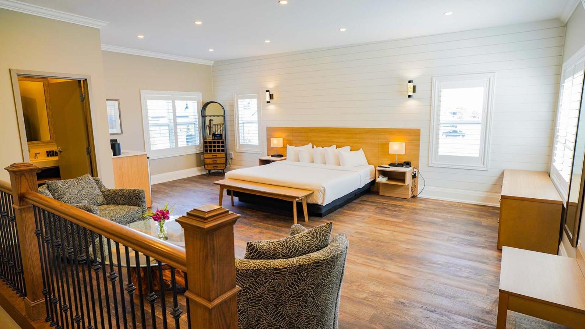 Colonial Hotel & Suites 格兰湾 外观 照片
