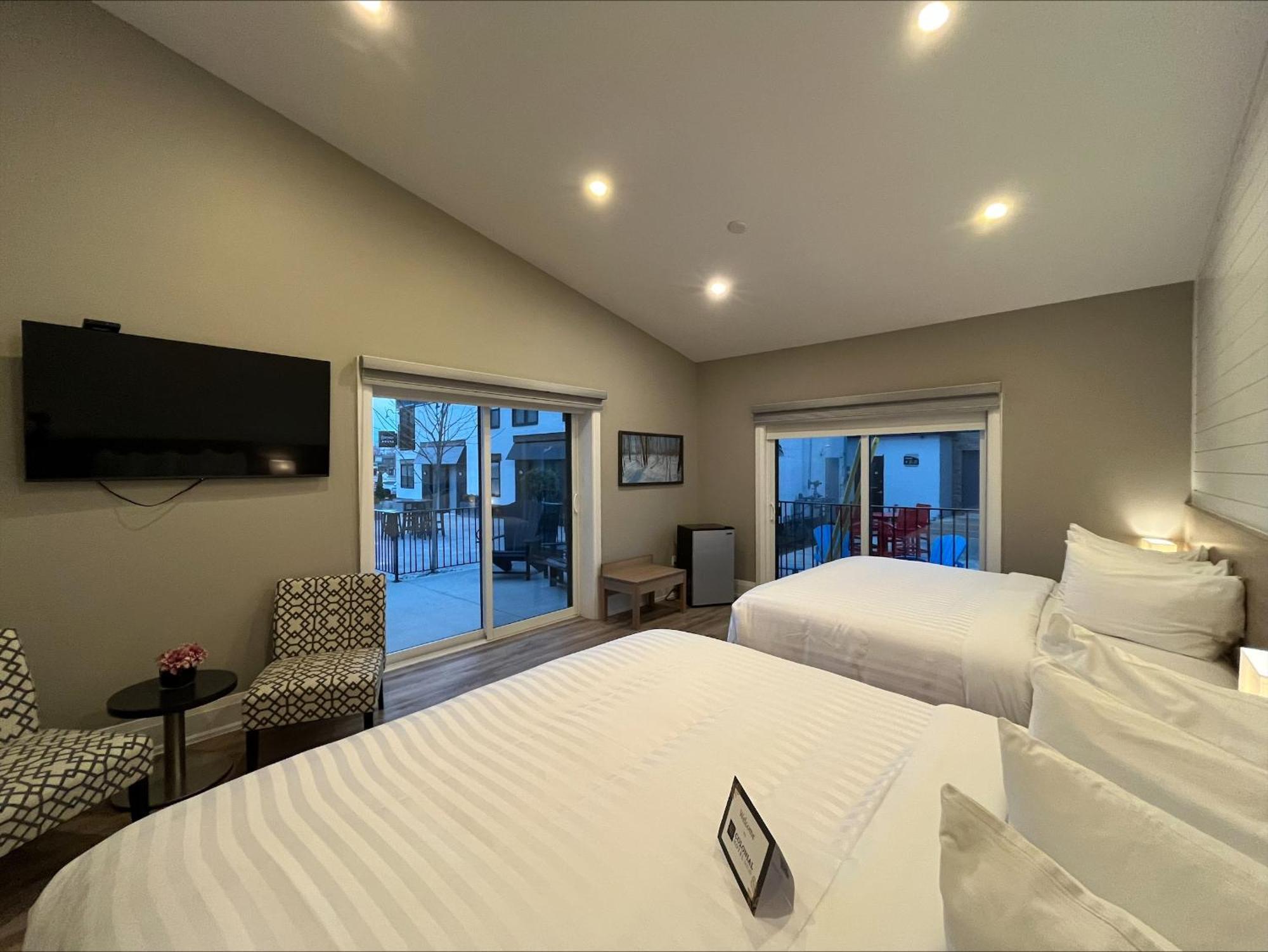 Colonial Hotel & Suites 格兰湾 外观 照片