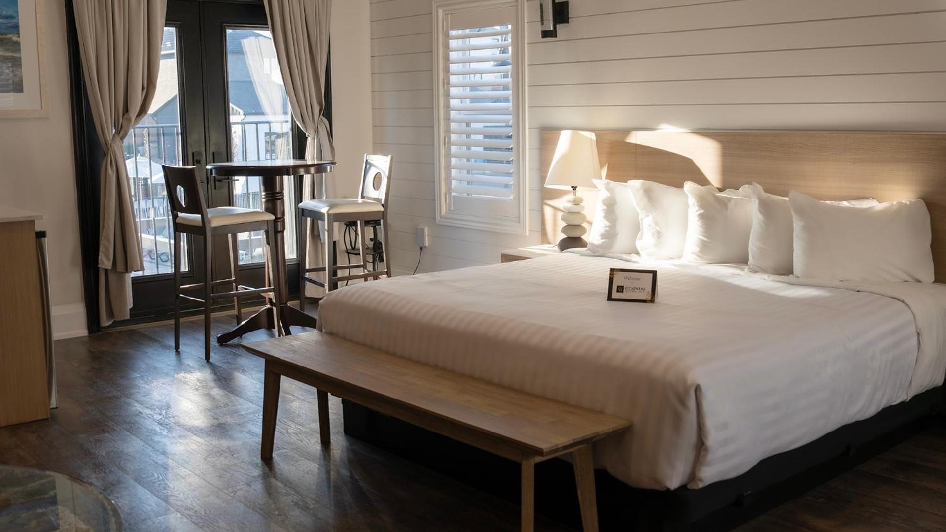Colonial Hotel & Suites 格兰湾 外观 照片